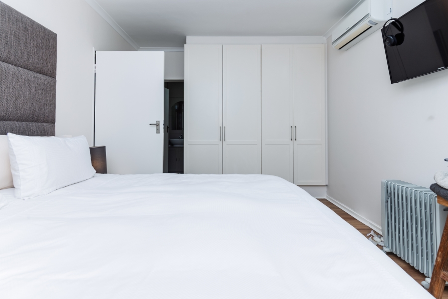 2 Bedroom Property for Sale in Vredehoek Western Cape